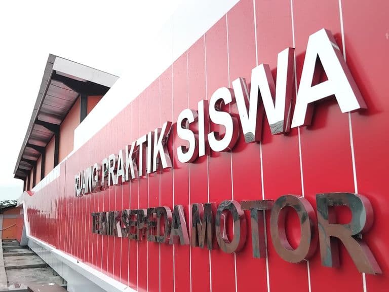 HURUF TIMBUL STANLEES